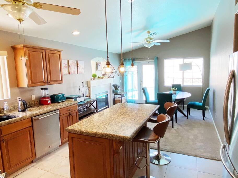 فيلا Amazing Heated Pool And Private Hot Tub 3Br In Heart Of Lv لاس فيغاس المظهر الخارجي الصورة
