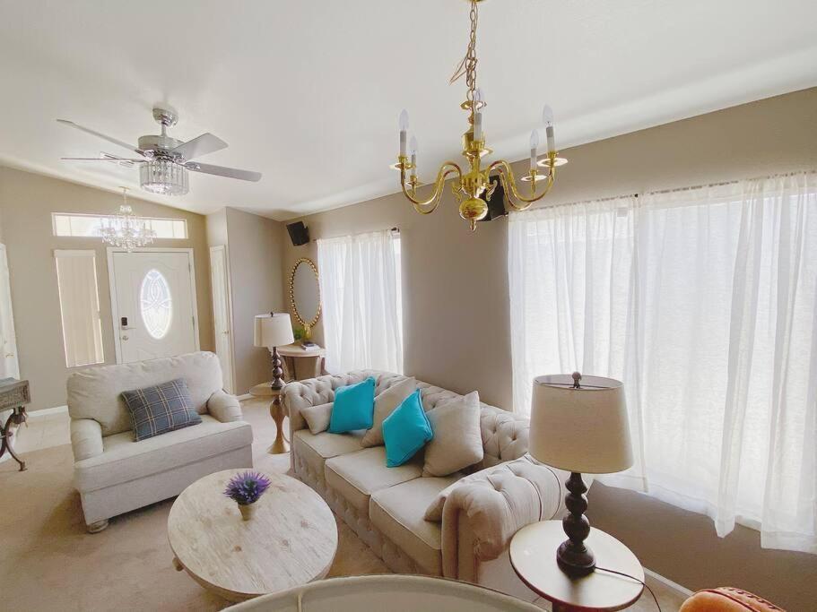 فيلا Amazing Heated Pool And Private Hot Tub 3Br In Heart Of Lv لاس فيغاس المظهر الخارجي الصورة